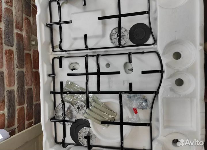 Газовая варочная панель Hotpoint-Ariston PCN 642