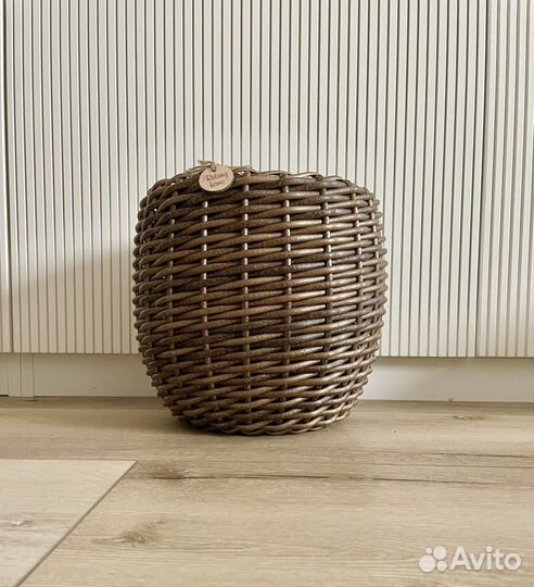 Кашпо для цветов уличное напольное из ротанга