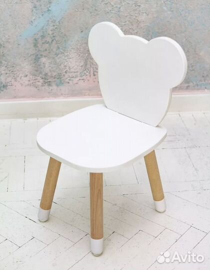 Комплект мебели в детскую стол и стульчик