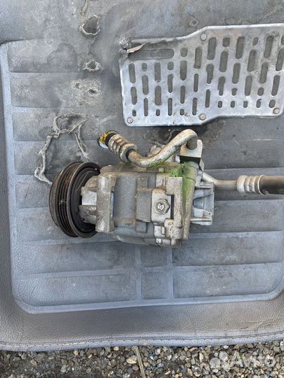 Компрессор кондиционера Toyota Funcargo