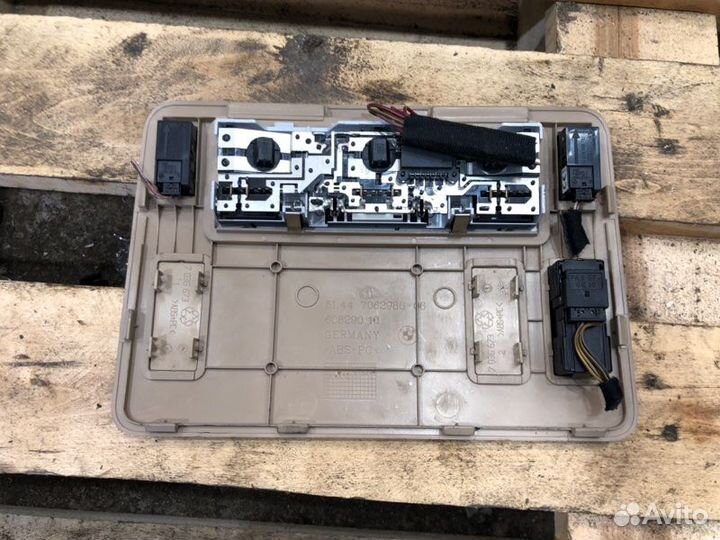 Плафон подсветки салона передний Bmw 6 E63 N62B44