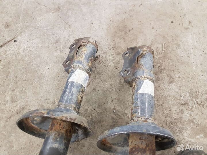 Амортизатор передний Volkswagen Passat B3