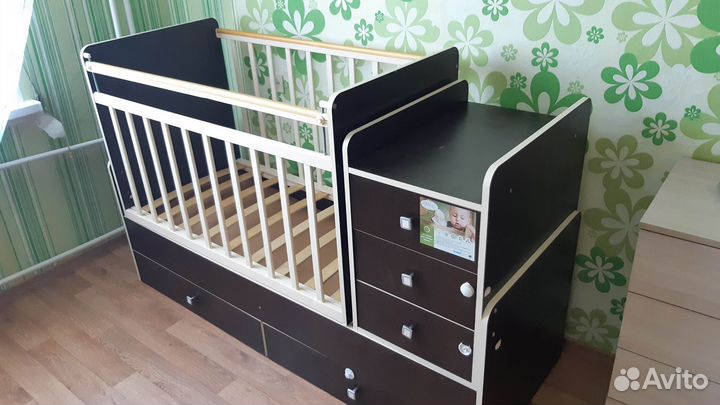 Детская кроватка