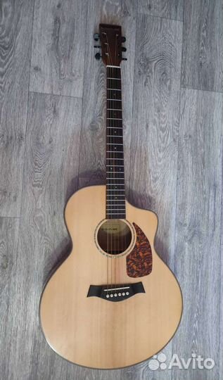 Акустическая гитара(массив)