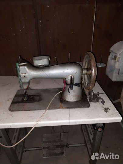 Швейная машина
