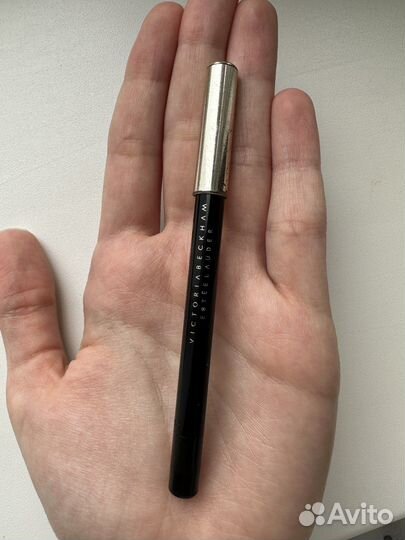 Карандаш для губ Estee Lauder Victoria Beckham 01