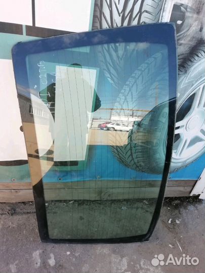 Стекло заднее Форд фокус1