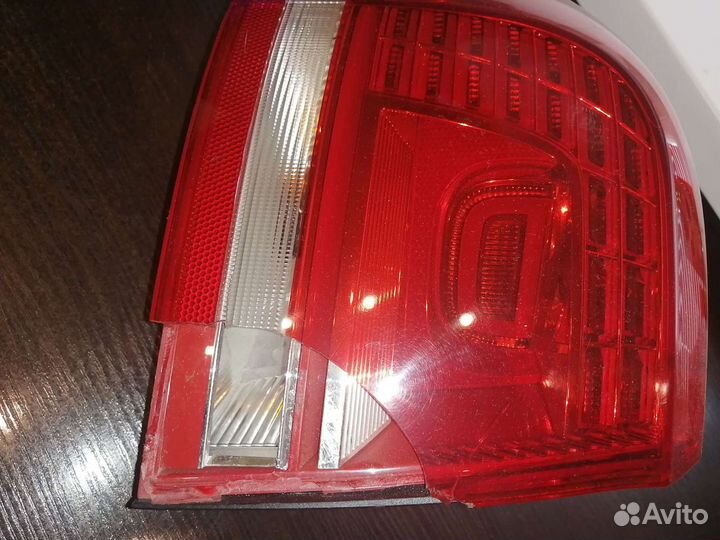 Фара задняя левая на Volkswagen Touareg