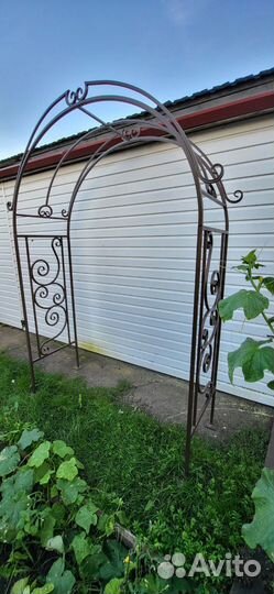 Садовая арка кованная