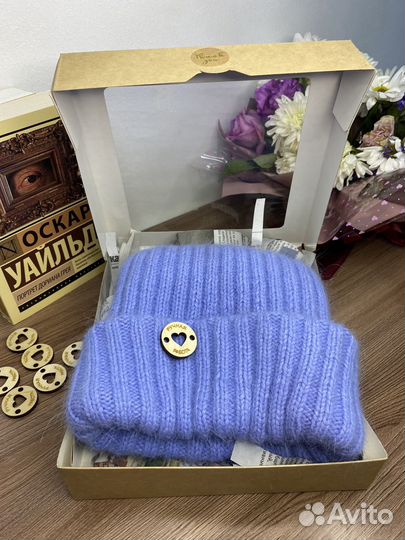 Шапка вязаная ручной работы