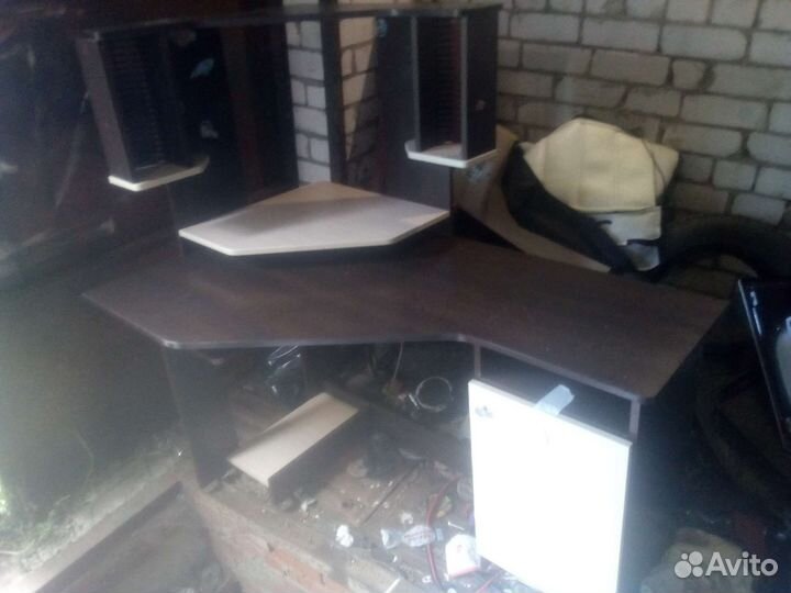 Компьютерный стол