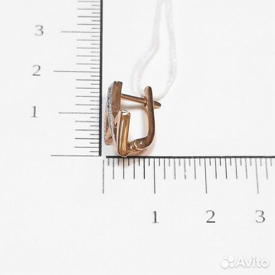 Золотые серьги с камнем