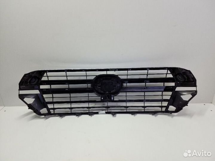 Решетка радиатора передняя Toyota Land Cruiser 200