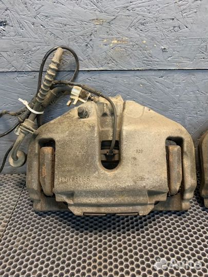 Суппорт тормозной передний Bmw 550Ix F10 N63 2010