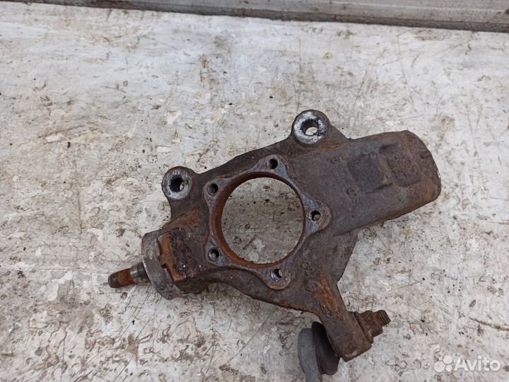 Кулак передний левый Форд