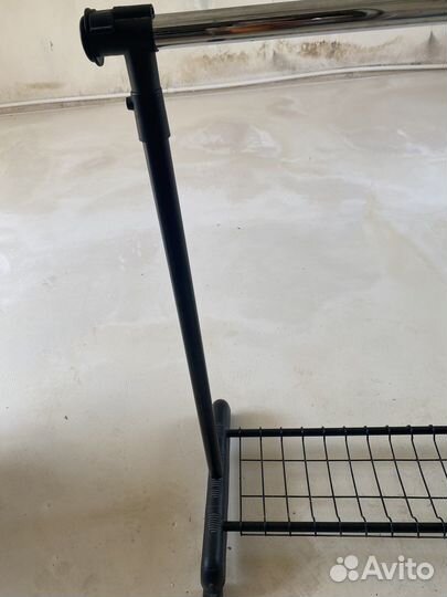 Вешалка для одежды напольная