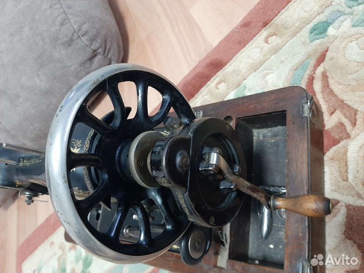 Швейная машинка singer