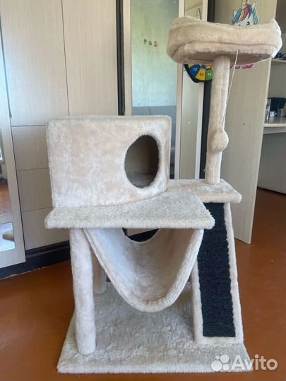 Когтеточка с домиком для кошек