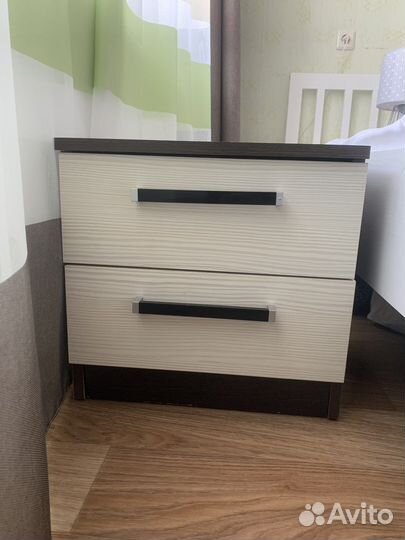 Тумба прикроватная