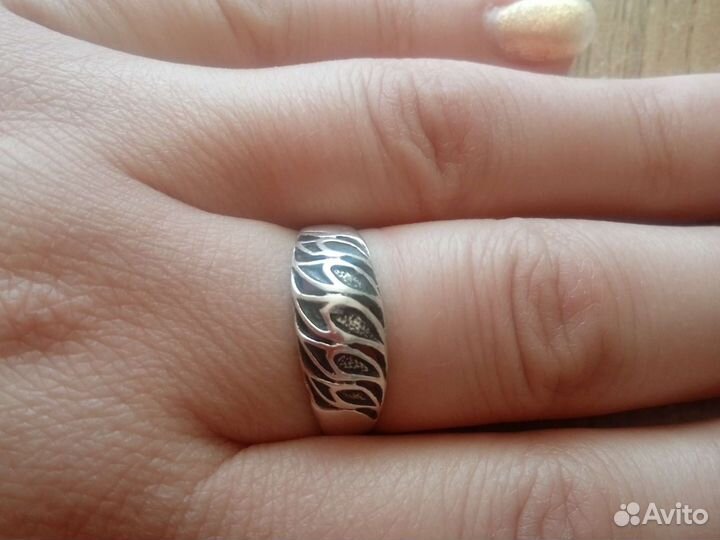 Серебряное кольцо