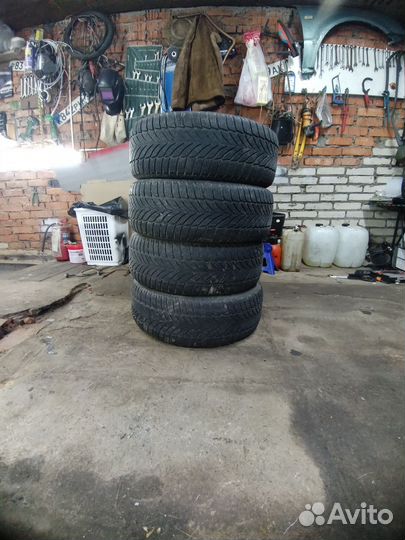 Goodyear UltraGrip Ice 205/55 R16
