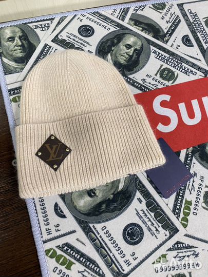 Шапка LV