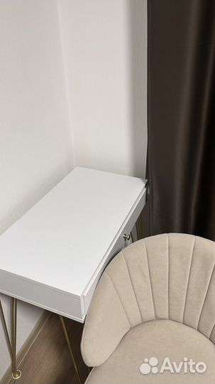 Стол со стулом