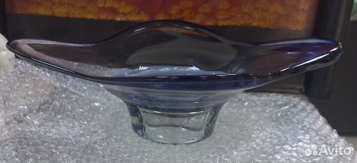 Ваза из синего стекла