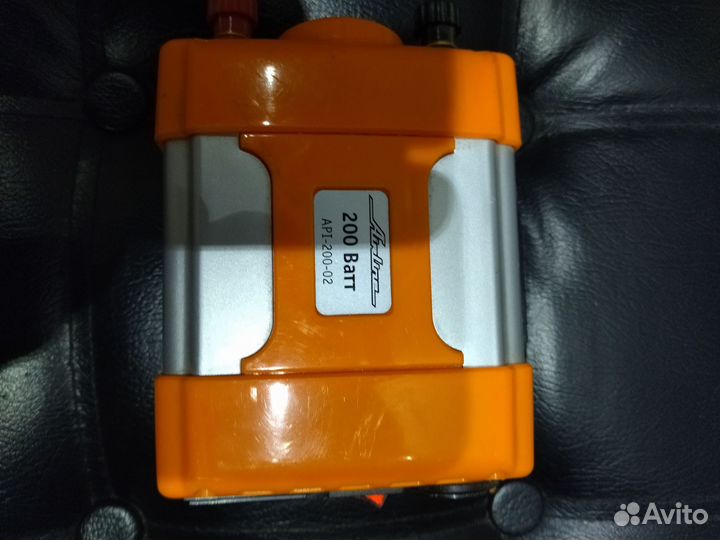 Инвертор 12В -220В airline