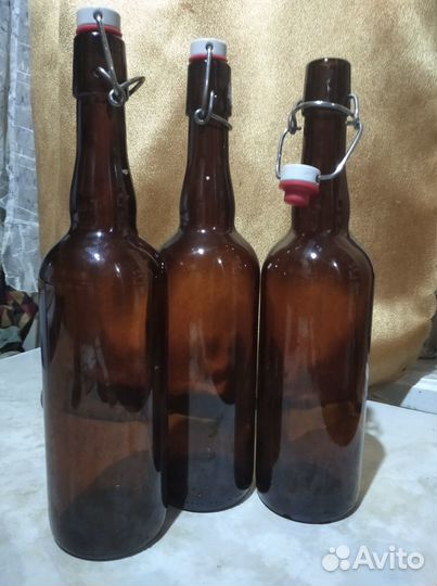 Стеклянные бутылки с пробкой