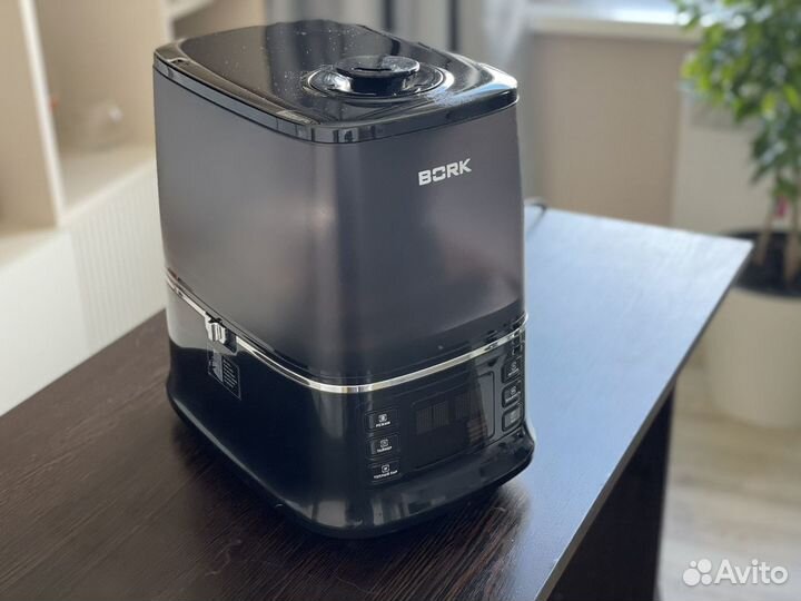 Увлажнитель Bork H710