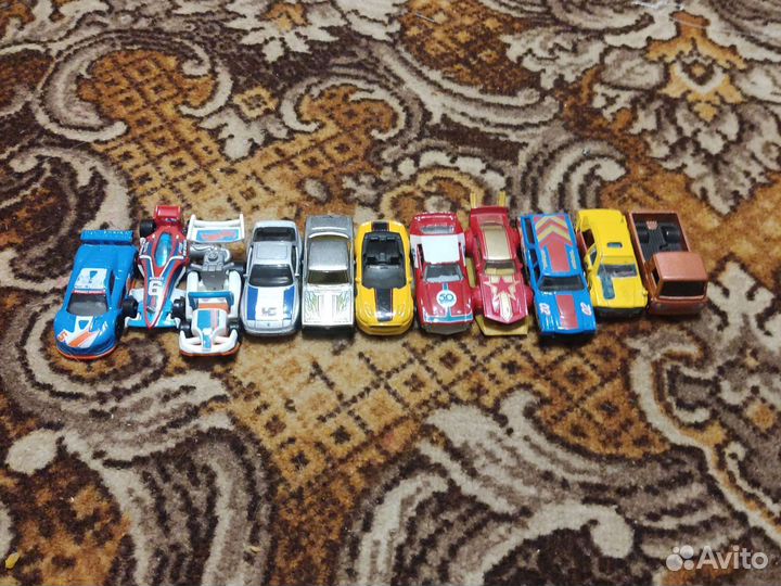 Машинки hotweels