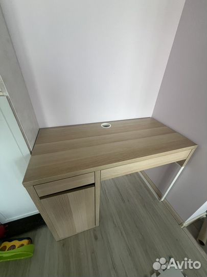 Рабочий стол IKEA micke