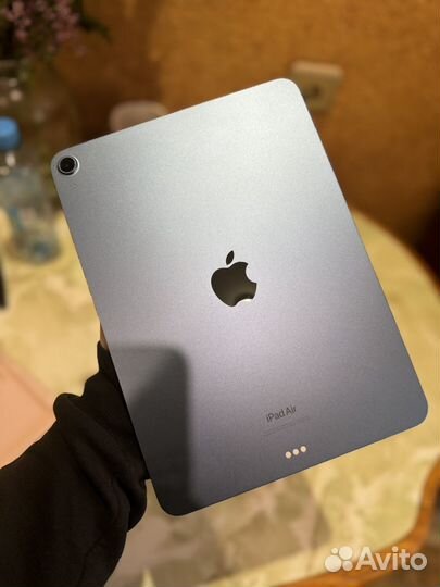 iPad Air 5-го поколения (2022) на гарантии