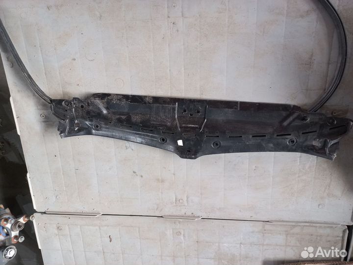 Центральный щиток моторного отсека BMW 430i, 2020