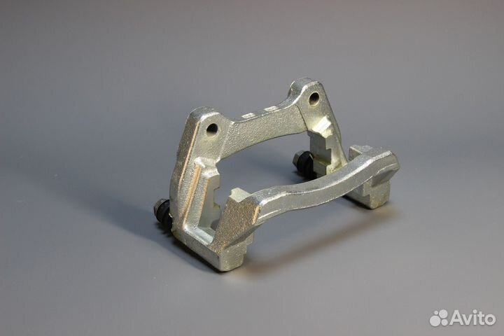 Скоба заднего суппорта