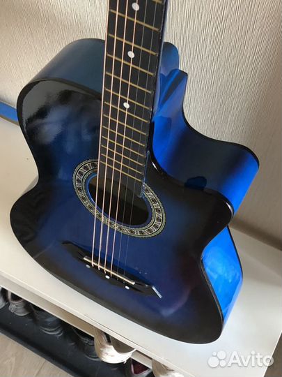 Гитара новая