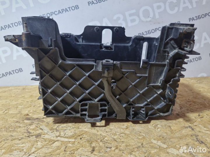 Крепление акб Renault Megan Iii хэтчбек 1.6 2012