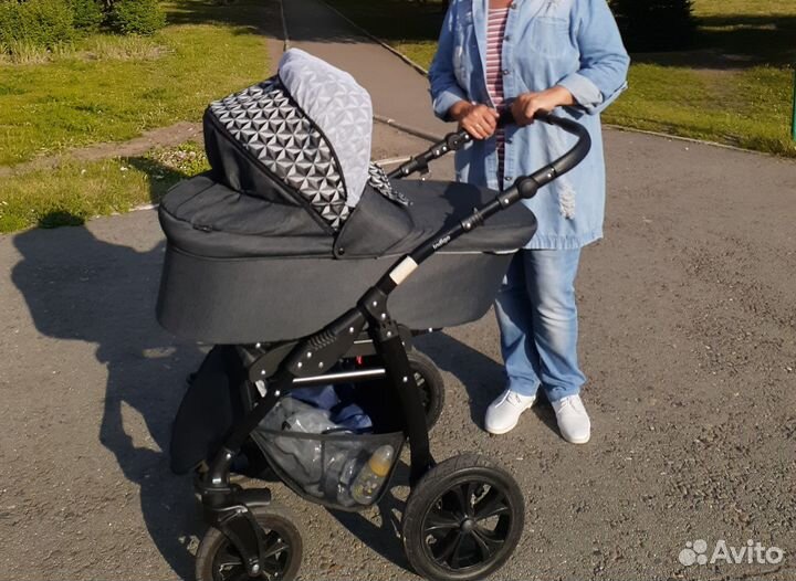 Детская коляска 3 в 1