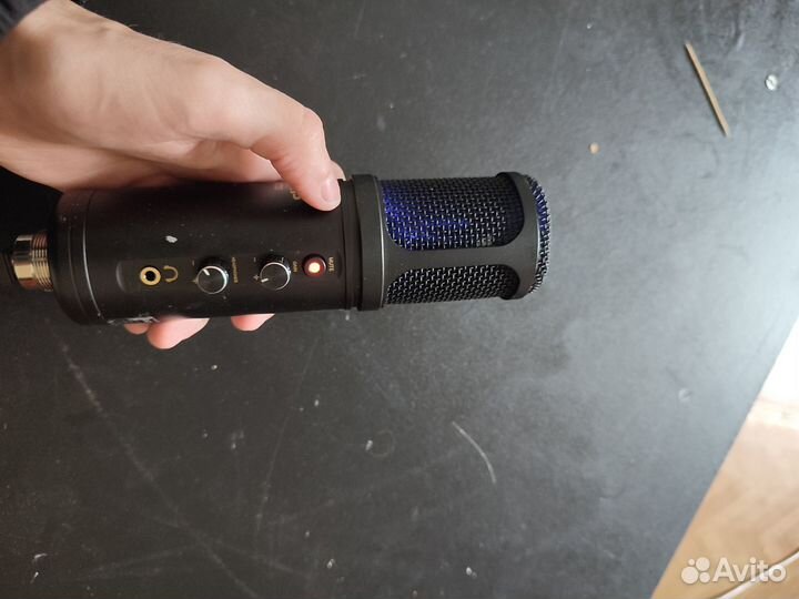 Продам микрофон Dexp U700