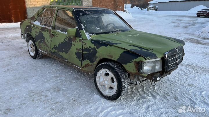 В разборе мерседес Е190 (2.0л)