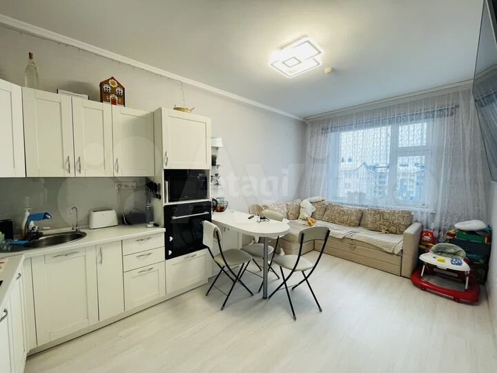 2-к. квартира, 54 м², 9/10 эт.