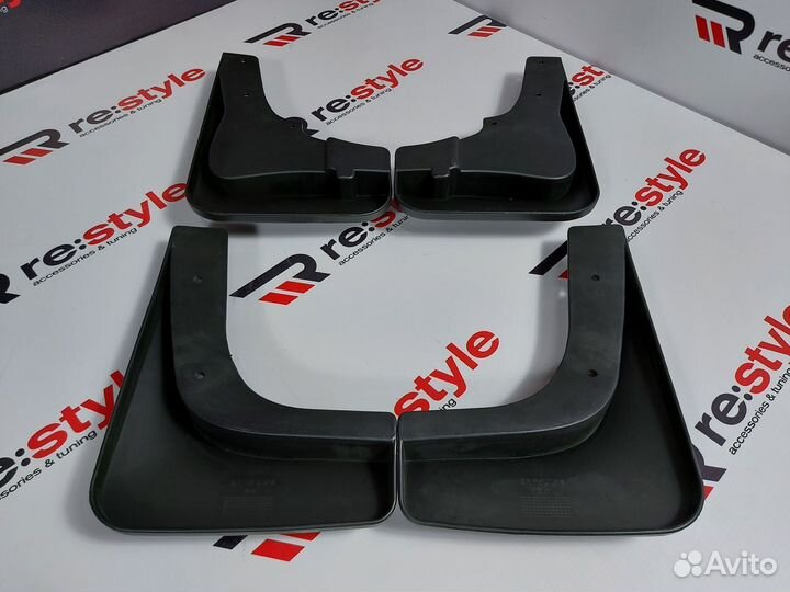 Брызговики Mitsubishi Outlander 10-12г Черные