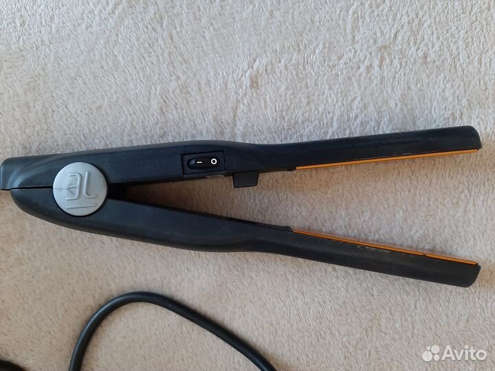 Выпрямитель для волос futura