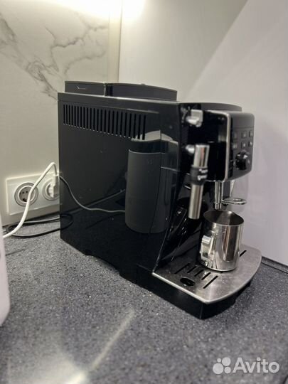 Кофемашина delonghi ecam