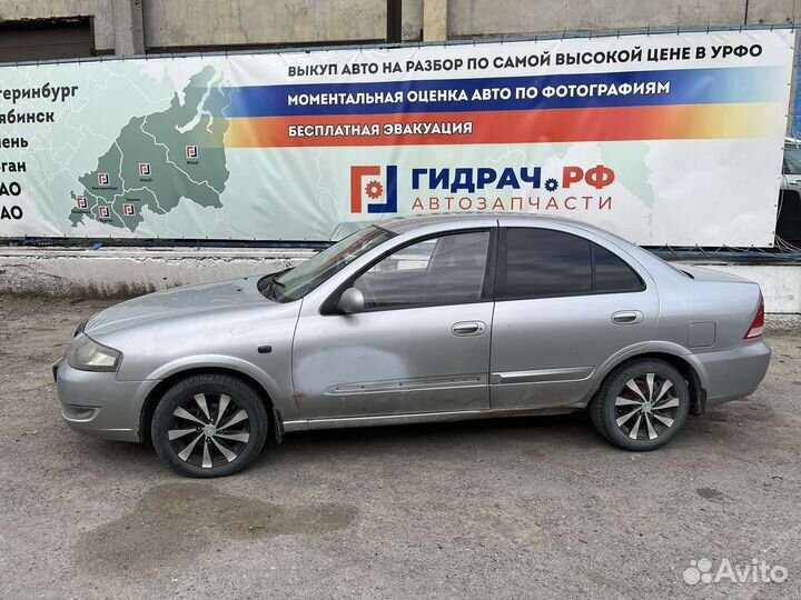 Ограничитель двери передней левой Nissan Almera Classic (B10) 1 80430-95F0A