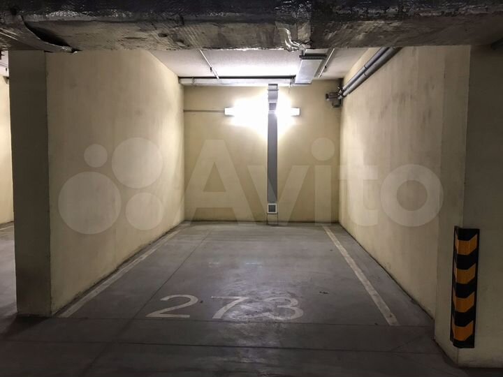 Машиноместо, 18 м²