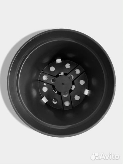 Горшки с отверстиями для воды