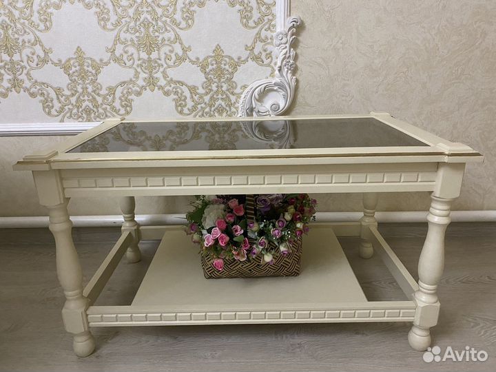 Журнальный столик