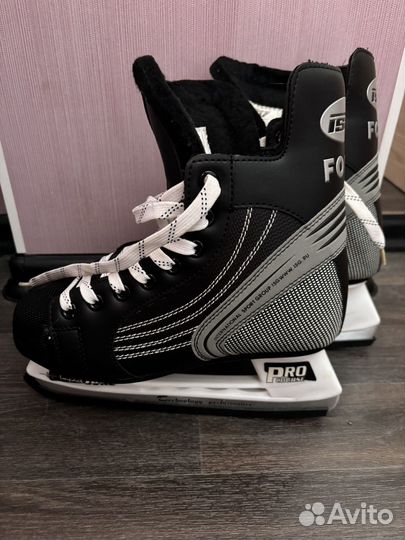 Коньки хоккейные